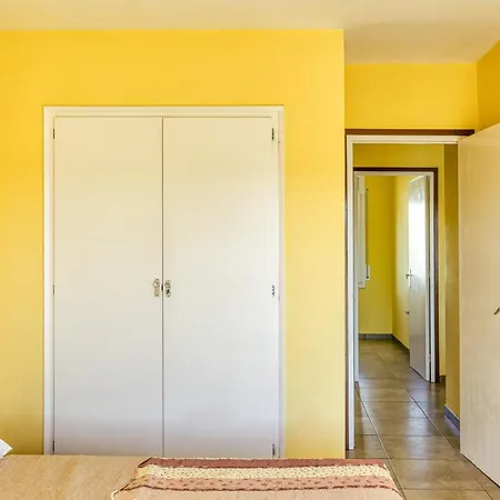 Escala Riells Apartment